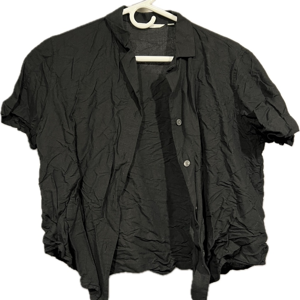 Uniqlo Black Short Sleeve Light Linen Button-Up Shirt